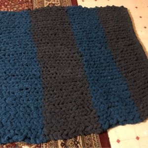 Homemade chunky knit blanket